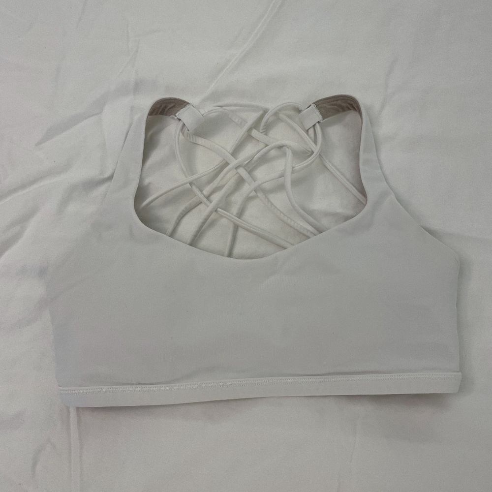 Lululemon Free To Be Wild Sports Bra (size 4)